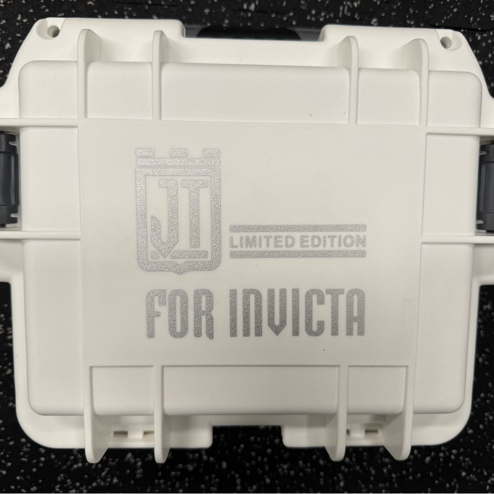 Jason Taylor Invicta Limited Edition 3 Slot White Storage Case. Like new